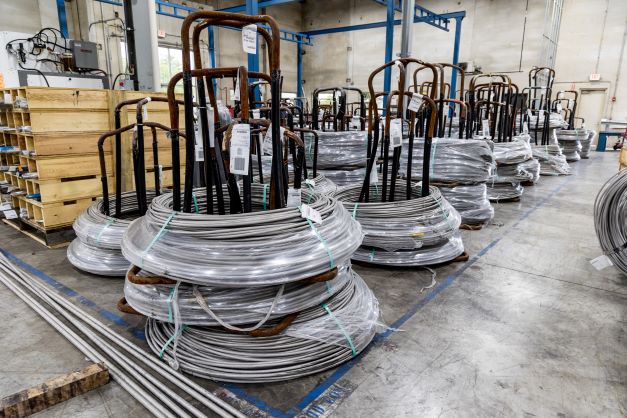 Rolled metal wire for fastener production