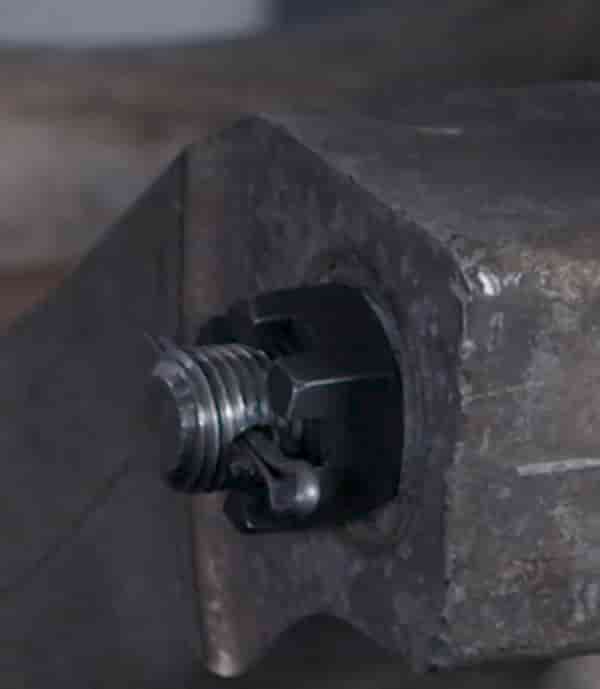 Black Oxide Carriage Bolts Self-Locking Castellated Nut